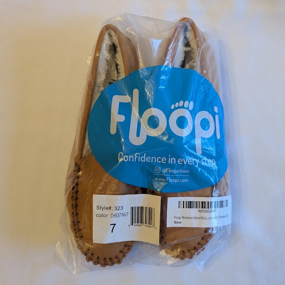 Floopi Women's Indoor/Outdoor Memory Foam Moccasin Slippers NWT - Picture 2 of 16